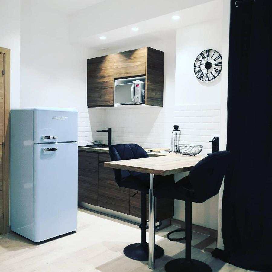 Le Studio Du Vieux Port Apartment Marseille Luaran gambar