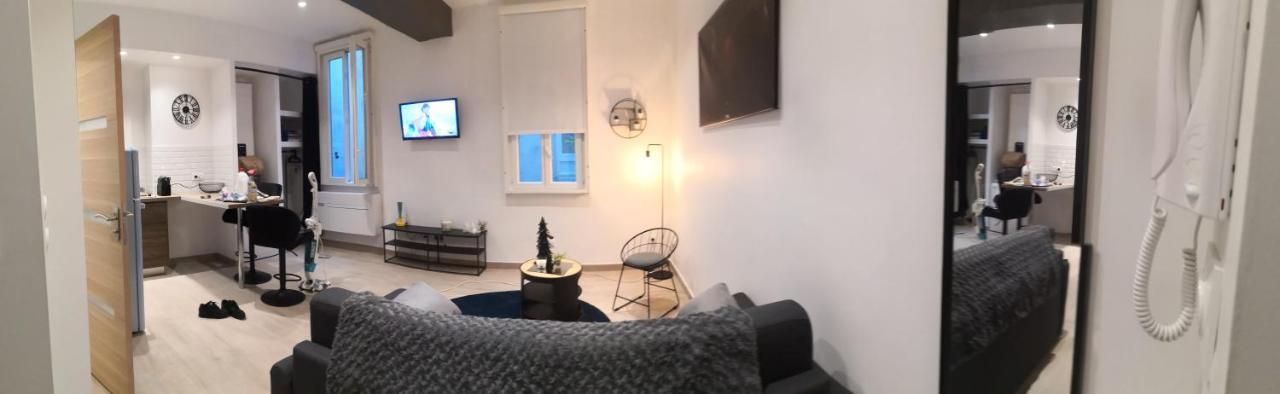 Le Studio Du Vieux Port Apartment Marseille Luaran gambar